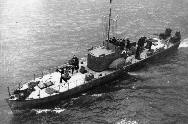 MO - IV  motovedetta sovietica   (**)